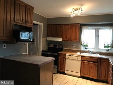 36 Brierdale Ln, Willingboro, NJ 08046 - photo 3