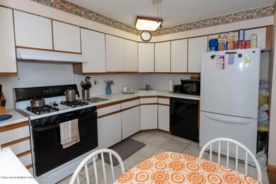 17 Garth Ct, Staten Island, NY 10306 - photo 5