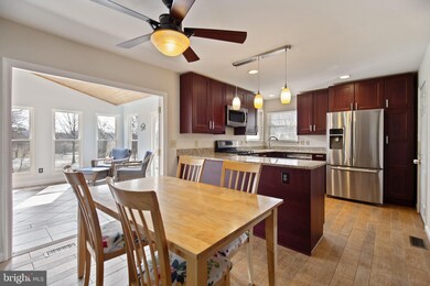 625 Bella Vista Dr, Owings, MD 20736 - photo 5