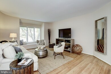 10948 Whiterim Dr, Potomac, MD 20854 - photo 5