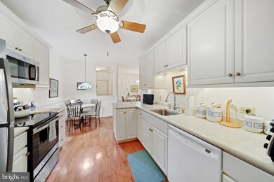 Windsor at Glen Mills unit 409, Glen Mills, PA 19342 - photo 7