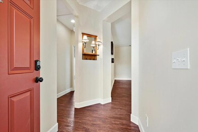 05-64330 Pyrenees Ave -5