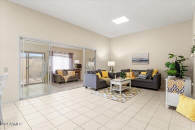 10922 W Thunderbird Blvd, Sun City, AZ 85351 - photo 4