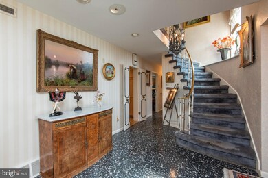 1001 Hunters Ln, Wynnewood, PA 19096 - photo 4