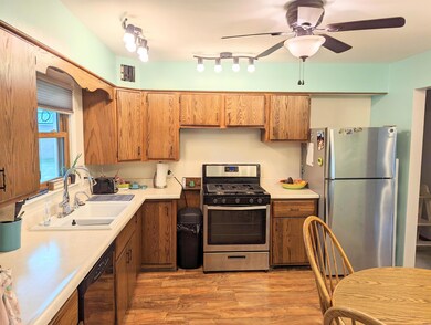 235 Toll Cir, Bluffton, IN 46714 - photo 4