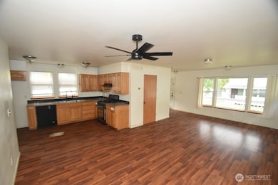 7907 Port Susan Place unit 6, Stanwood, WA 98292 - photo 4