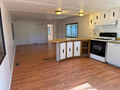 105 Raymond St, Cave Junction, OR 97523 - photo 6