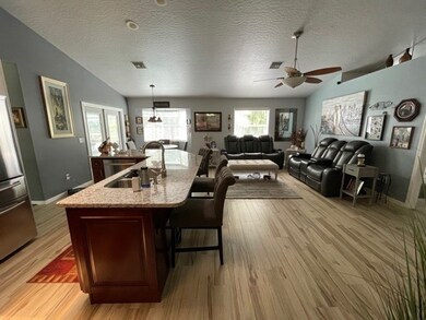 kitchen in the heart of the home, split bedrooms o