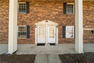 2320 Bay Meadows Ct unit E, Winston Salem, NC 27103 - photo 2