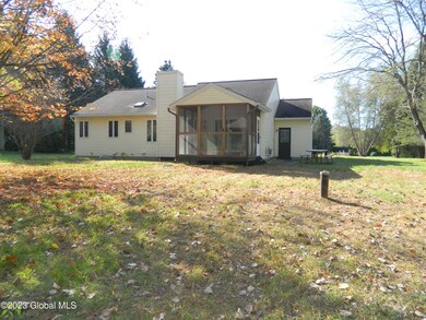 1605 Tina Ln, Castleton On Hudson, NY 12033 - photo 4