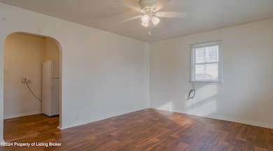 211.5 2nd ave E (1 of 11)