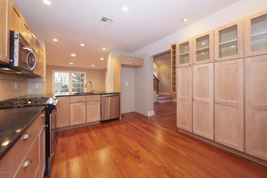Comanche Kitchen3