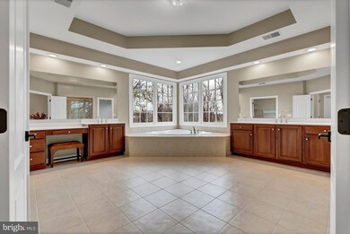 11133 Oakton Rd, Oakton, VA 22124 - photo 5