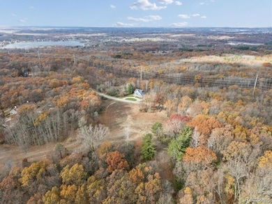 9410 Grand Summit Dr, Fenton, MI 48430 - photo 5