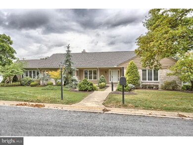 3100 Westview Dr, Reading, PA 19605 - photo 2