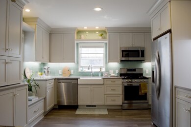 BRAND NEW STAINLESS APPLIANCES!