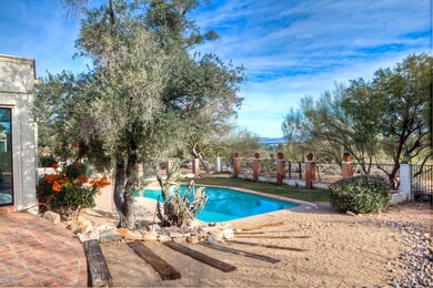 Walkway to Pool