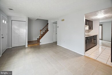 8204 Styers Ct, Laurel, MD 20723 - photo 2