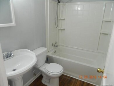 Unit 545 Bathroom
