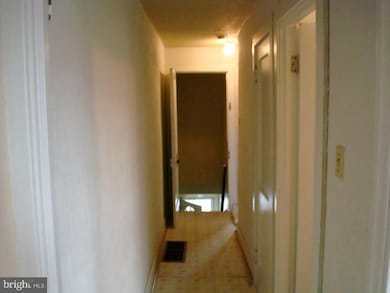 325 N 10th St, Darby, PA 19023 - photo 7