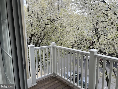 1725 Kingsgate Ct unit 303, Alexandria, VA 22302 - photo 4