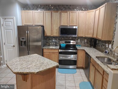 5230 Wyndholme Cir unit 31, Baltimore, MD 21229 - photo 4