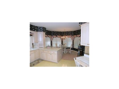 Kitchen. Eat-in Kitchen with natural light, planni
