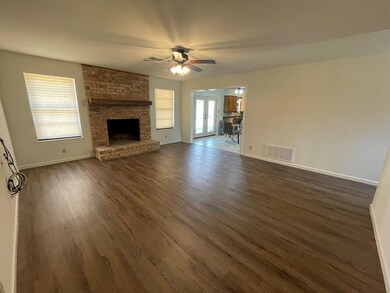 310 Broadmoor St, Fredericksburg, TX 78624 - photo 6