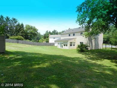 17408 Chiswell Rd, Poolesville, MD 20837 - photo 2