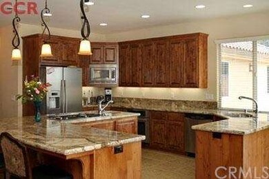 AMENITIES:    Ã¢â‚¬Â¢ Kitchen: Gorgeous granite sl