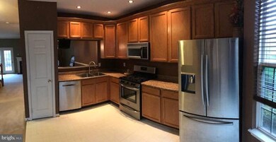 15637 Three Otters Place, Manassas, VA 20112 - photo 2