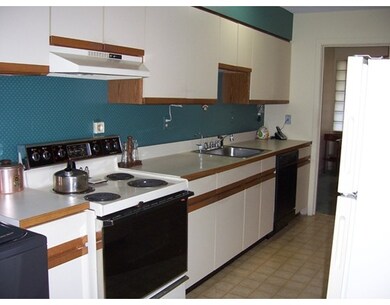 83 Horseshoe Dr unit 6131B, Chicopee, MA 01022 - photo 2