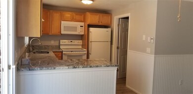 83 Oakridge Dr, Londonderry, NH 03053 - photo 6