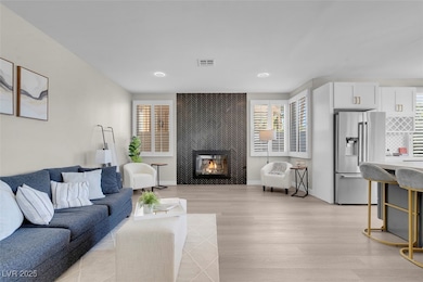 8848 Rainbow Ridge Dr, Las Vegas, NV 89117 - photo 2