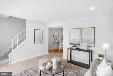 638 Charraway Rd, Baltimore, MD 21229 - photo 7