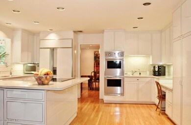 31 Reservoir Ln, Stamford, CT 06903 - photo 6