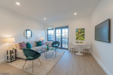 1026 Stuyvesant Ave unit 407, Union, NJ 07083 - photo 3