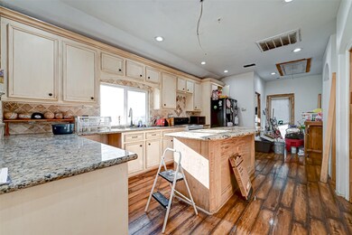 415 King St, Houston, TX 77022 - photo 6