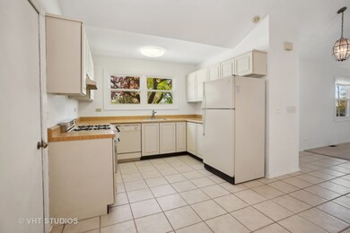 1435 Saddlebrook Cir, Algonquin, IL 60102 - photo 4