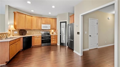 4032 Comrie Ln, Burlington, NC 27215 - photo 7