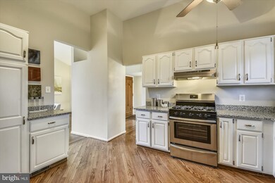 8327 Syracuse Cir, Vienna, VA 22180 - photo 7