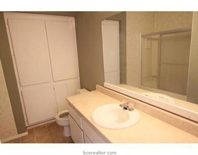 Master Bath/Spa.