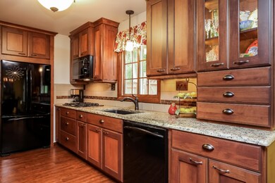 009-Kitchen-3217543-large