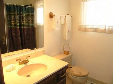 738 Devonshire Ln, Wheaton, IL 60189 - photo 6