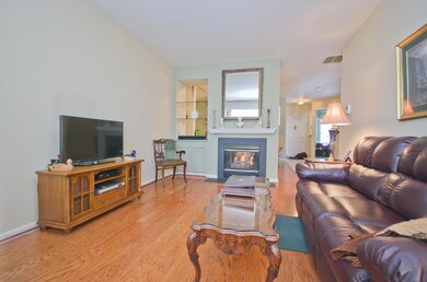 5 Living Room.jpg