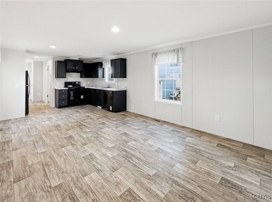 635 Kilkenny Dr, Utica, NY 13502 - photo 4