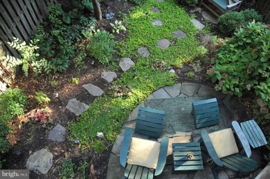 6842 Mclean Province Cir, Falls Church, VA 22043 - photo 4