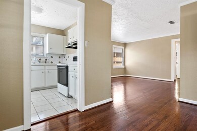 1248 Chamboard Ln, Houston, TX 77018 - photo 5