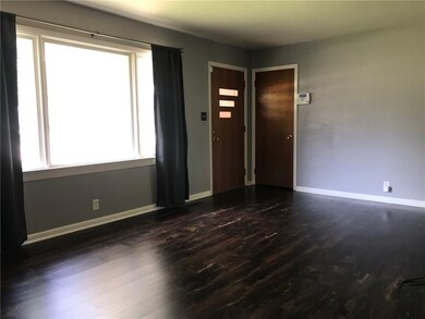 1204 S 8th Ave E, Newton, IA 50208 - photo 6