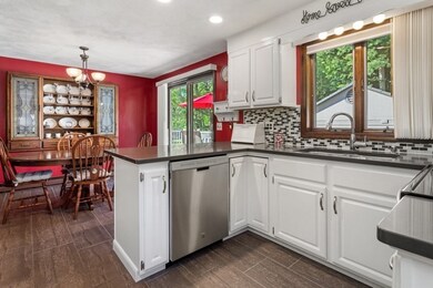 25 Oak Point Rd, Saugus, MA 01906 - photo 6